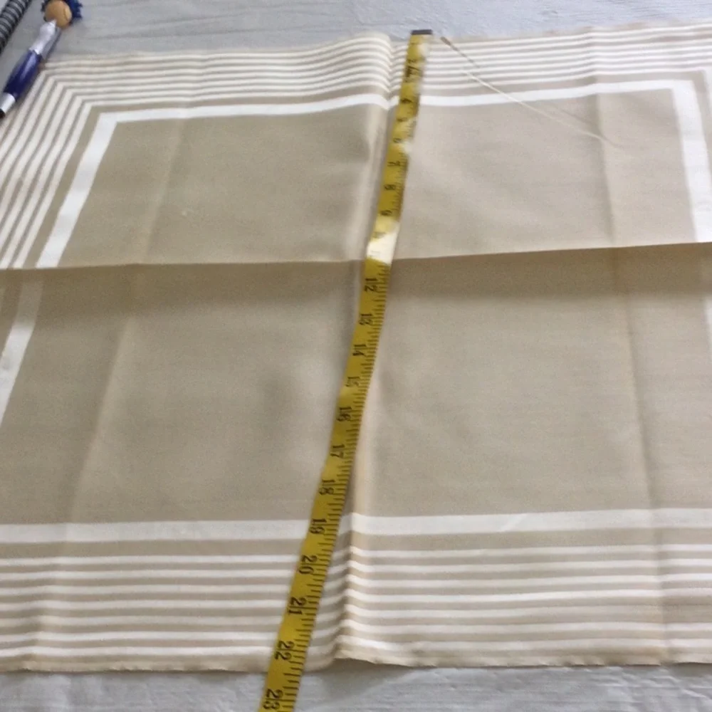 Elegant Cream Tablecloth with 12 napkins